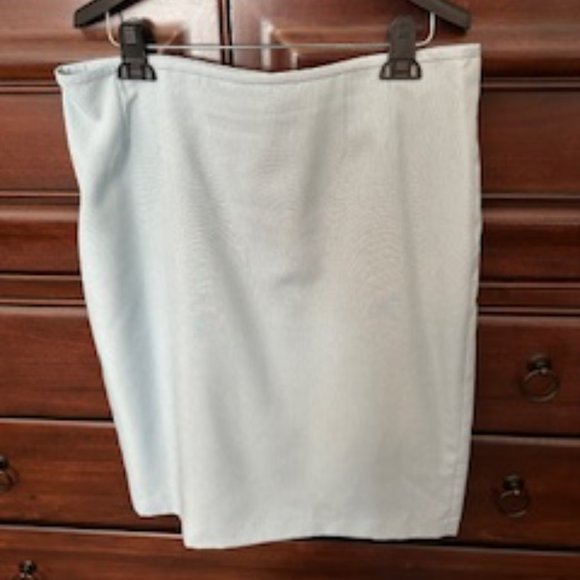 Le Suit Powder Blue Skirt Suit - Picture 7 of 11